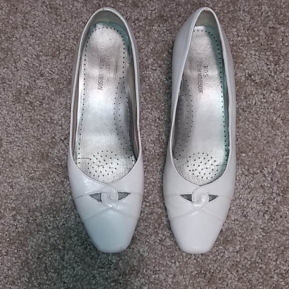 Cream wedges Size 7 - Picture 1 of 5